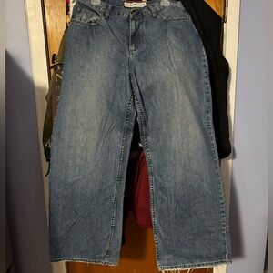 Bullhead Men’s Loose-Fit Jeans - Medium Blue Wash
